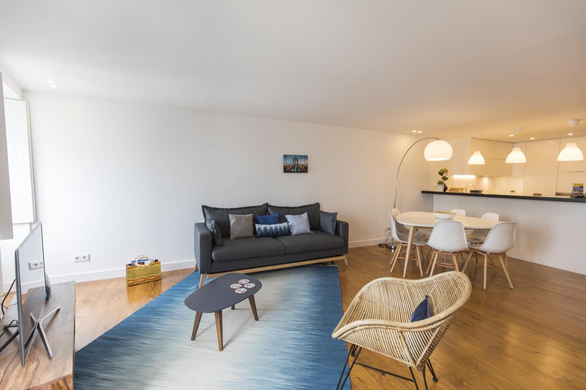 Lovely Duplex W Balcony Lissabon