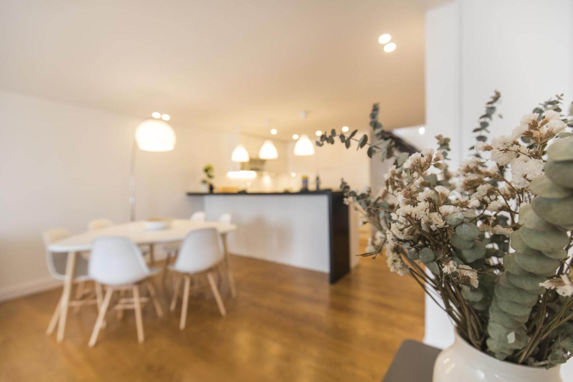 Apartment Lovely Duplex W Balcony Lissabon