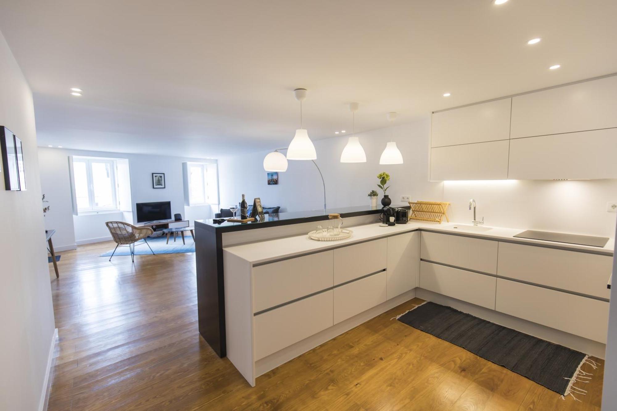 Lovely Duplex W Balcony Lissabon