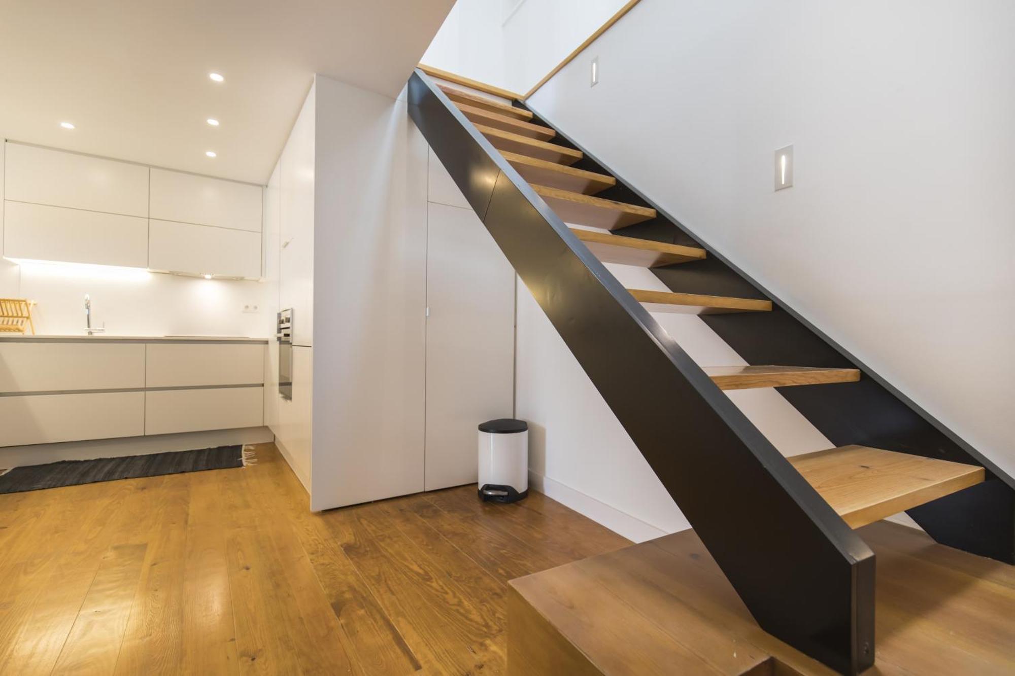 Apartment Lovely Duplex W Balcony Lissabon