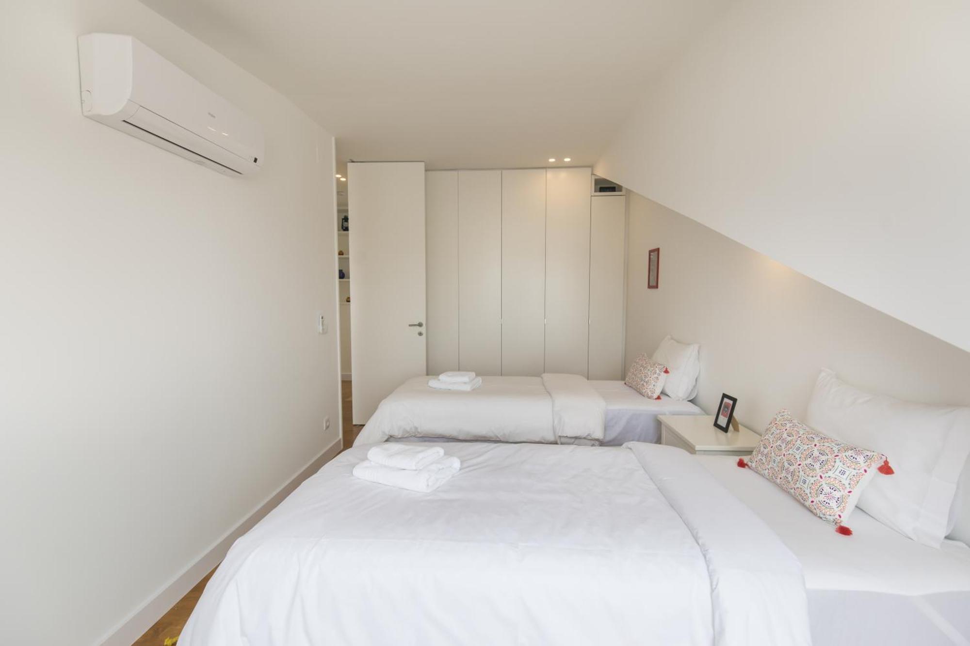 Lovely Duplex W Balcony Apartment Lissabon