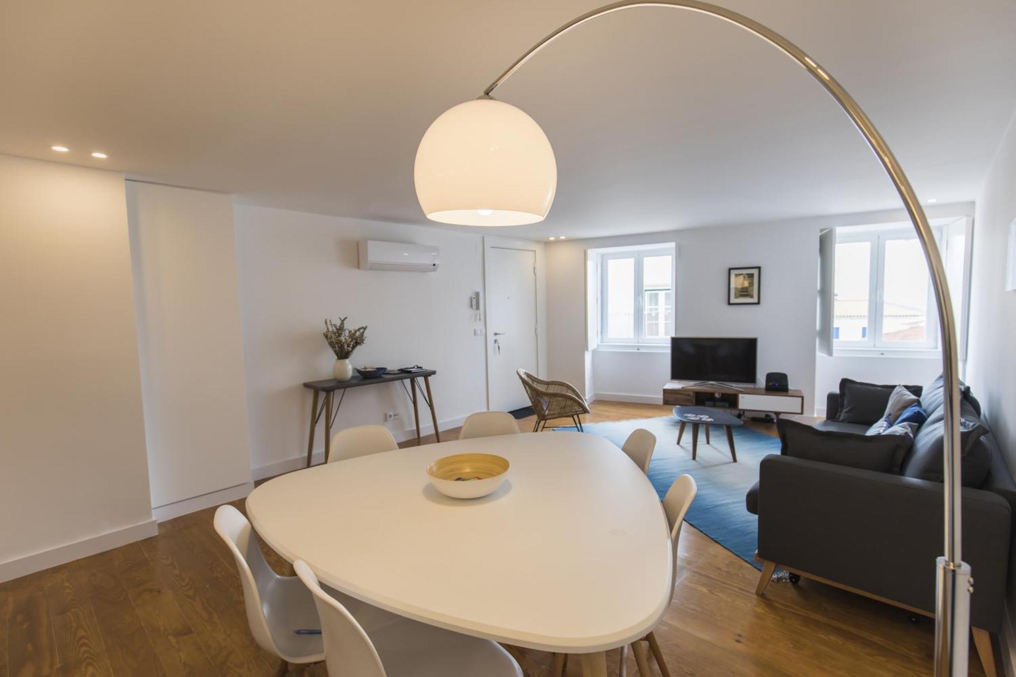 Lejlighed Lovely Duplex W Balcony