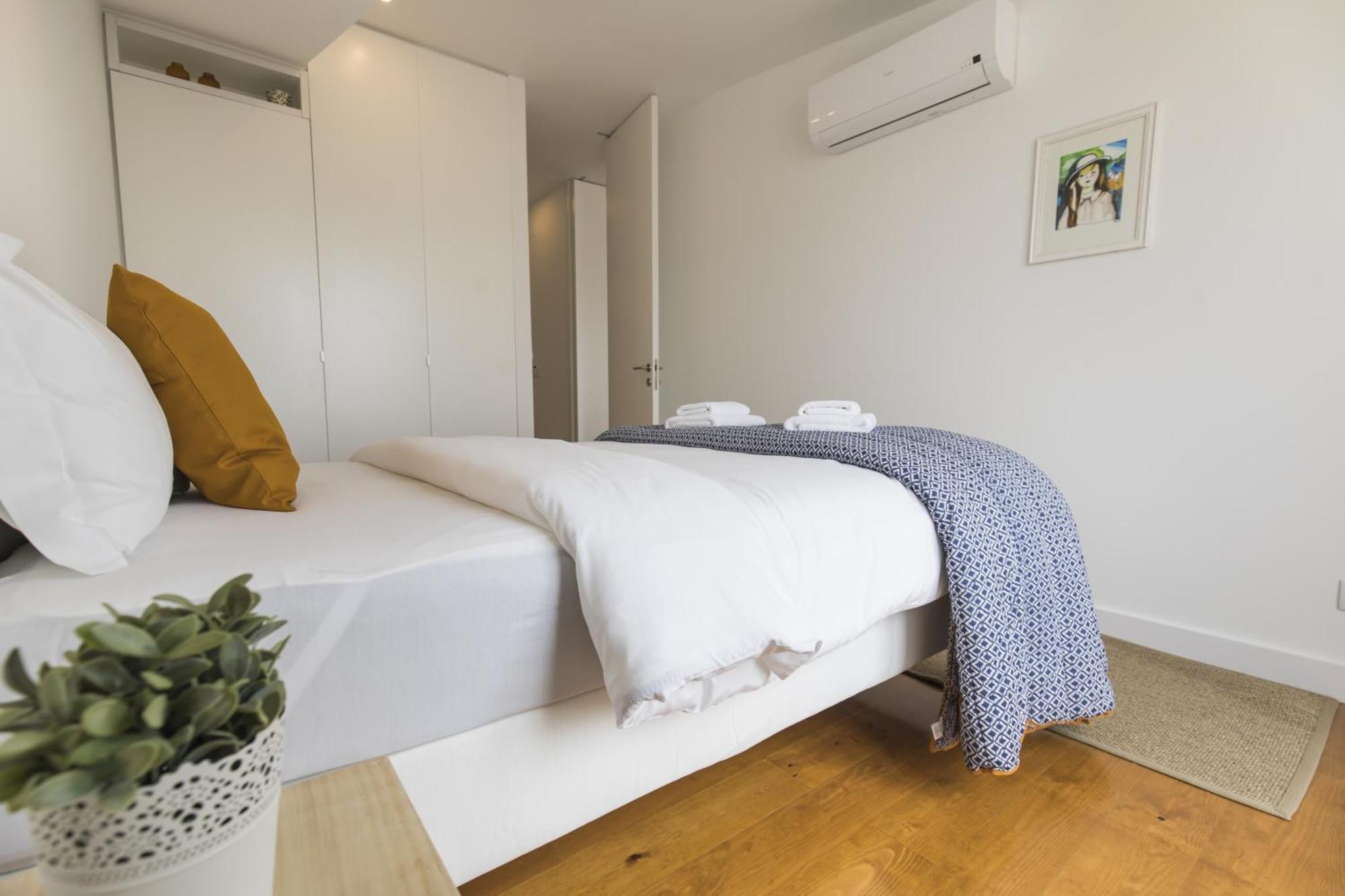Appartement Lovely Duplex W Balcony *